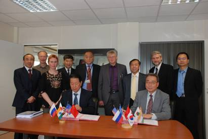 校正场线圈采购安排协议于2010年5月11日在ITER组织总部签署