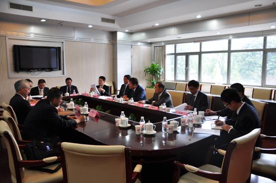 曹健林副部长会见ITER组织本岛修总干事一行