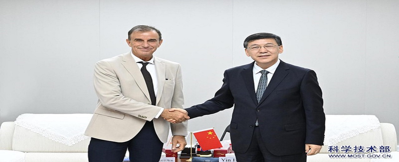 科技部部长阴和俊会见国际热核聚变实验堆计划（ITER）组织总干事巴拉巴斯基一行